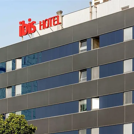 Ibis West Hotell