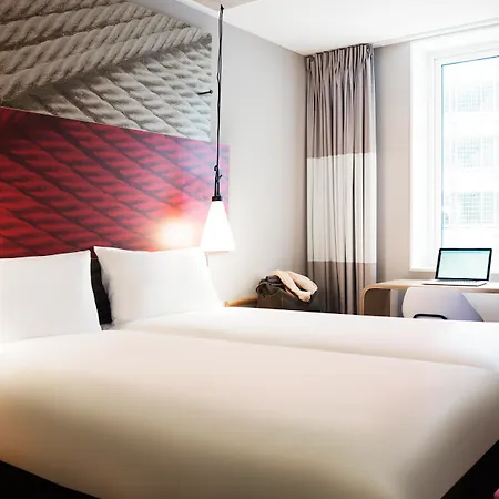 Ibis West Hotel Zúrich