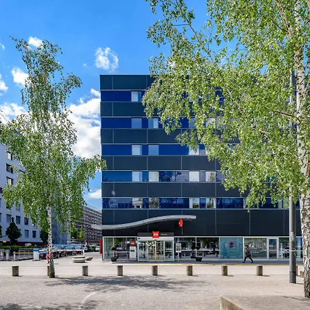 Ibis West 3*