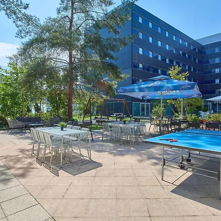 Ibis West 3*