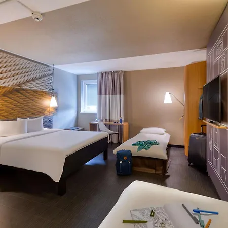 Hotel Ibis West 3*