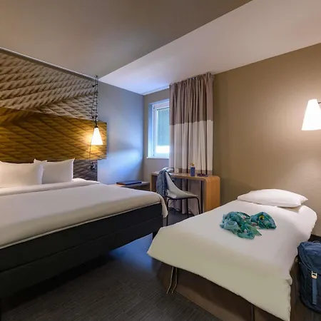 Hotell Ibis West Zürich