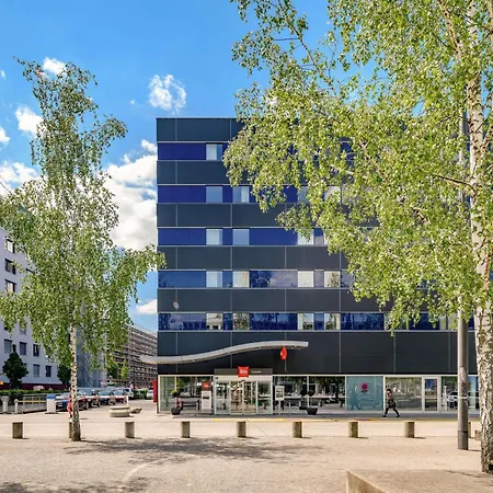 Ibis West Hotel 3*