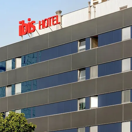 Ibis West Hotell 3*