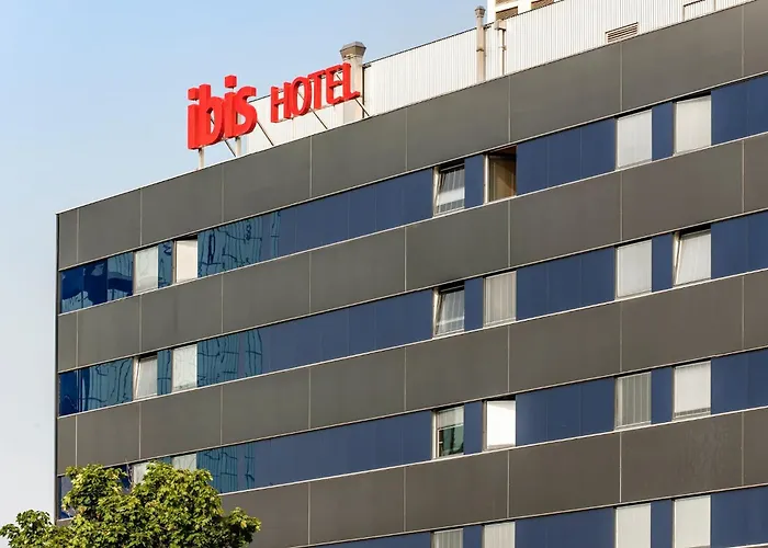 Ibis West Hotel 3*