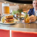 Hotel Ibis West 3*