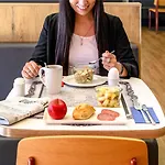 Hotel Ibis West 3*