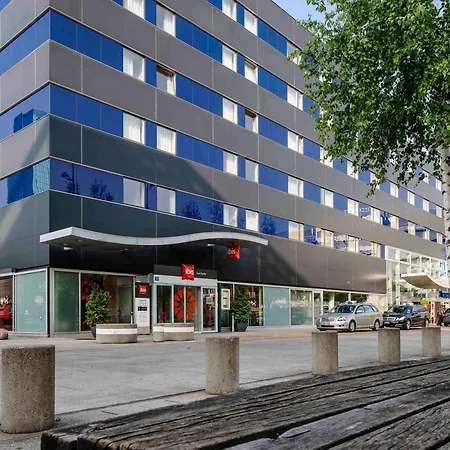 Ibis West Отель