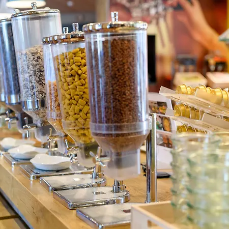 苏黎世西城宜必思酒店