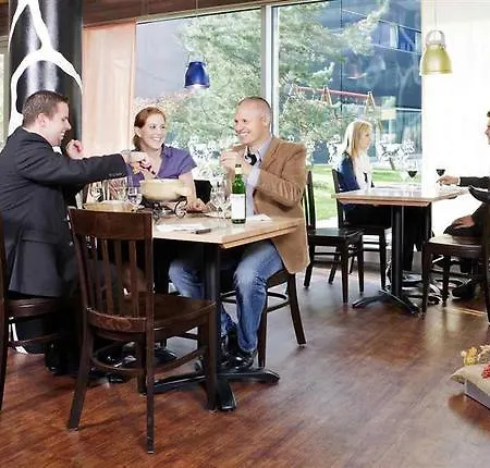 Ibis West Отель