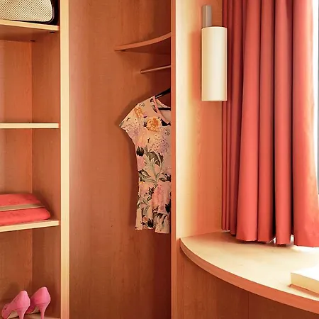 Szálloda Ibis West 3*