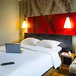 Hotel Ibis West 3*