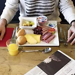 Ibis West Hotel 3*