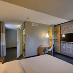 Ibis West 3*